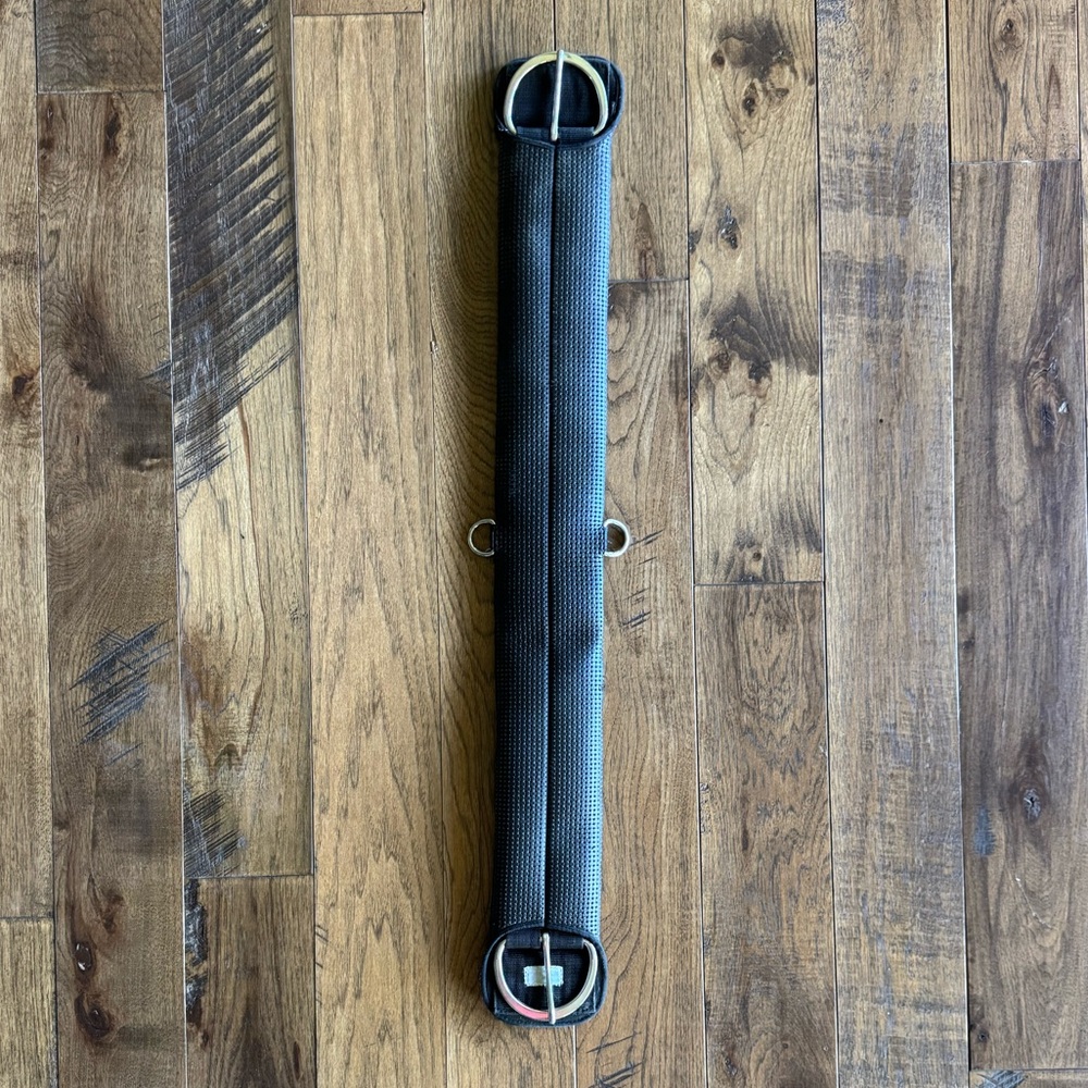 37” Neoprene Western Girth – Black, Lightly Used